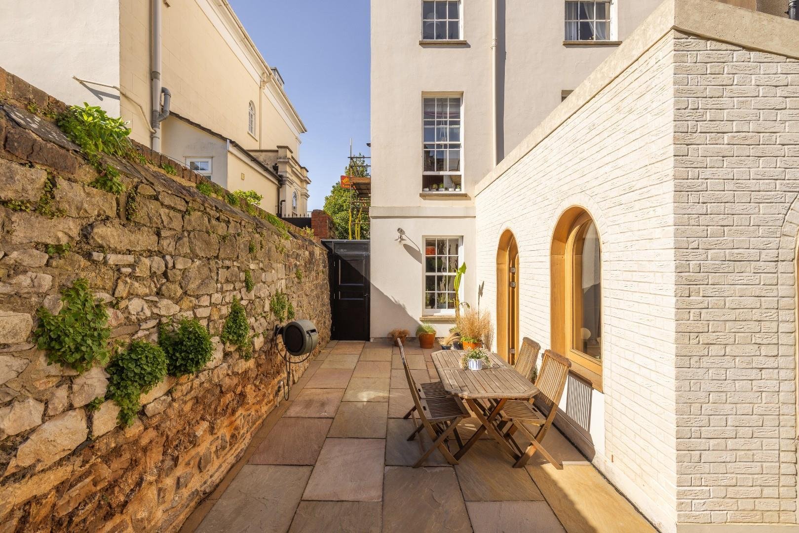 Aberdeen road cotham 34602077 char9737