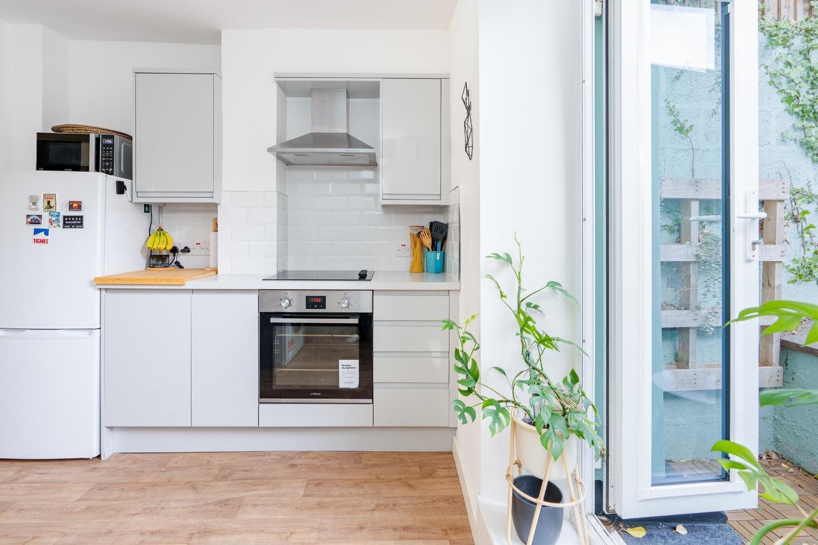 Acramans road southville 33928940 olh06107 edit