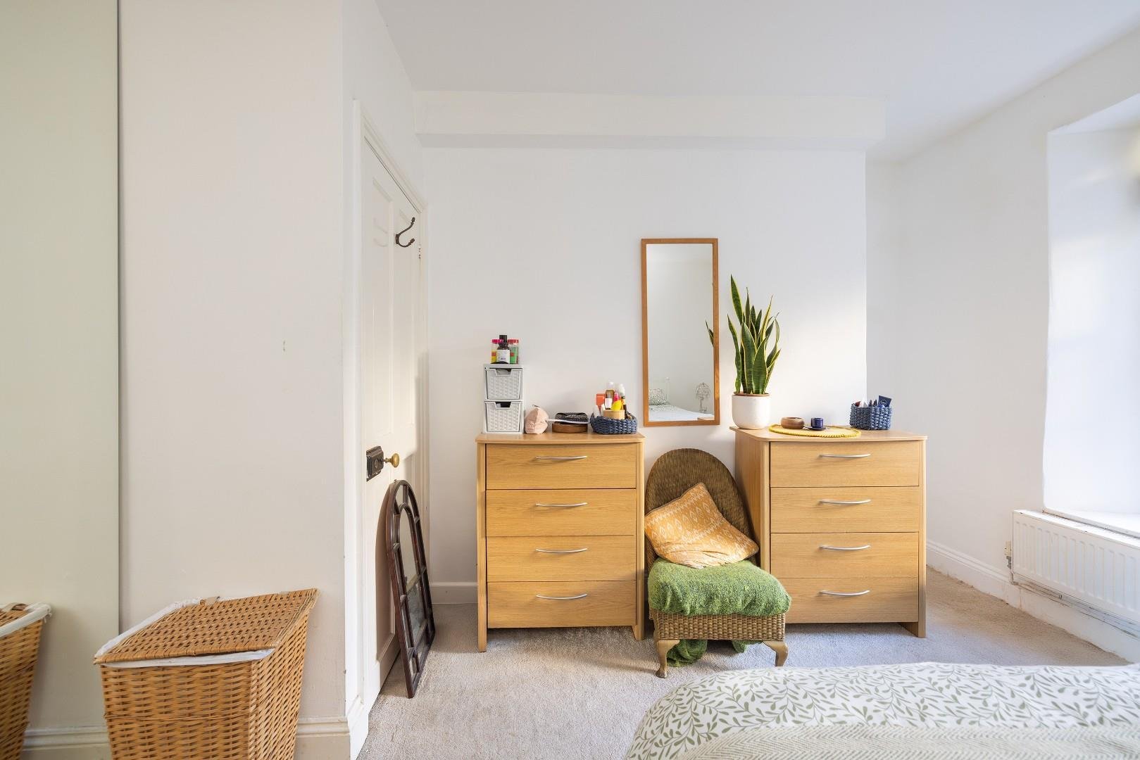 Ashgrove road redland 34369910 char0027