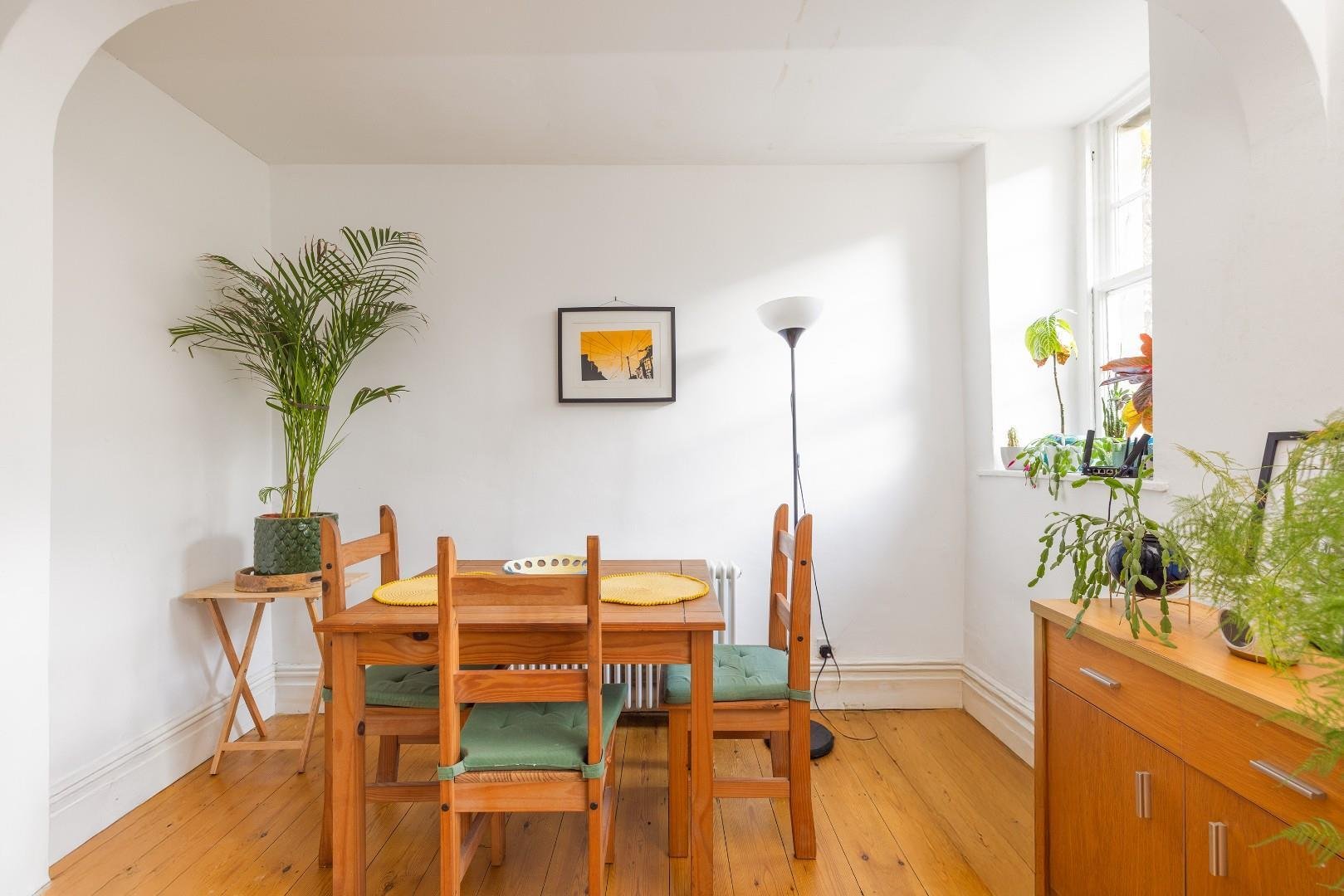 Ashgrove road redland 34369910 char0031