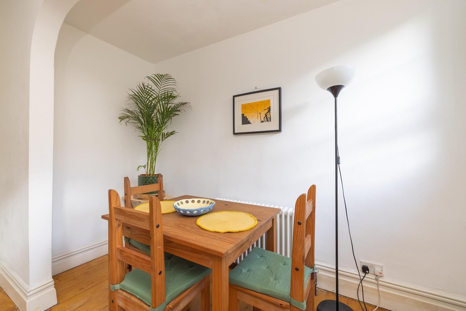 Ashgrove road redland 34369910 char0033