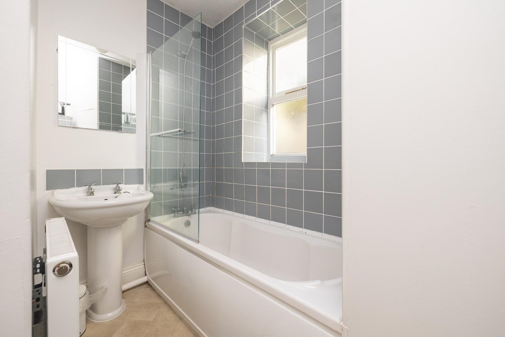 Ashgrove road redland 34369910 char0063