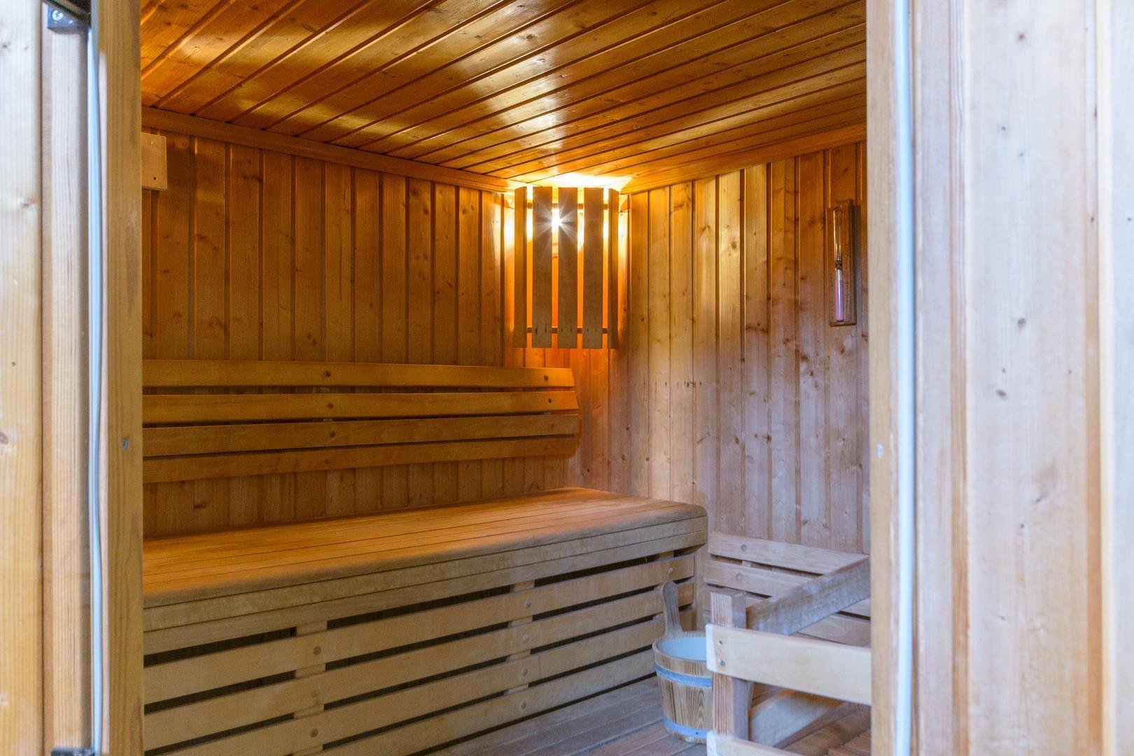 Bath road brislington 34815851 ronamfl22 sauna a