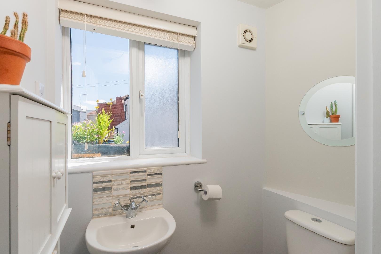 Brendon road windmill hill 34844526 bmbrbm wc a