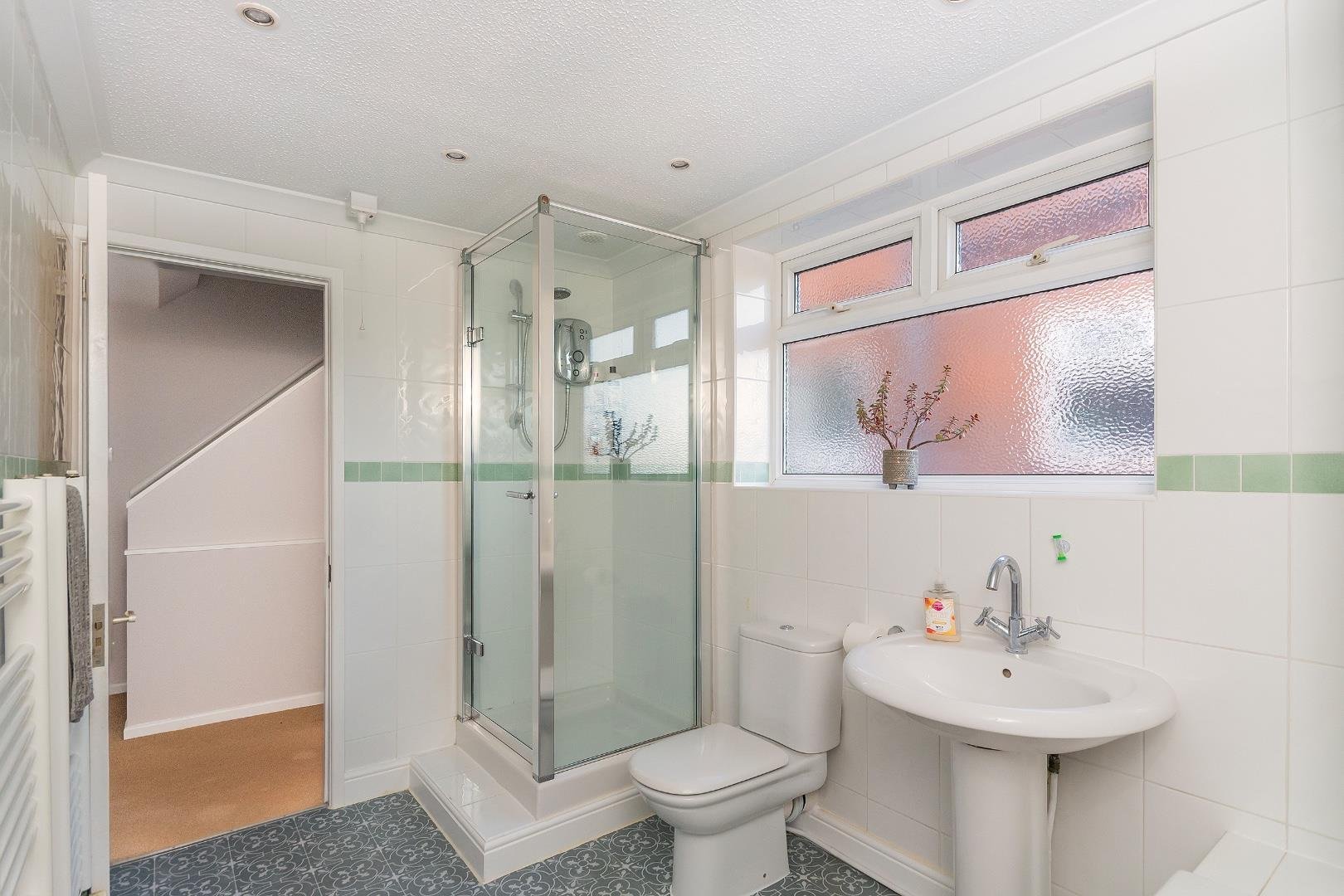 Bromley heath road downend 34356644 1 b2 h9 rdd bathroom a