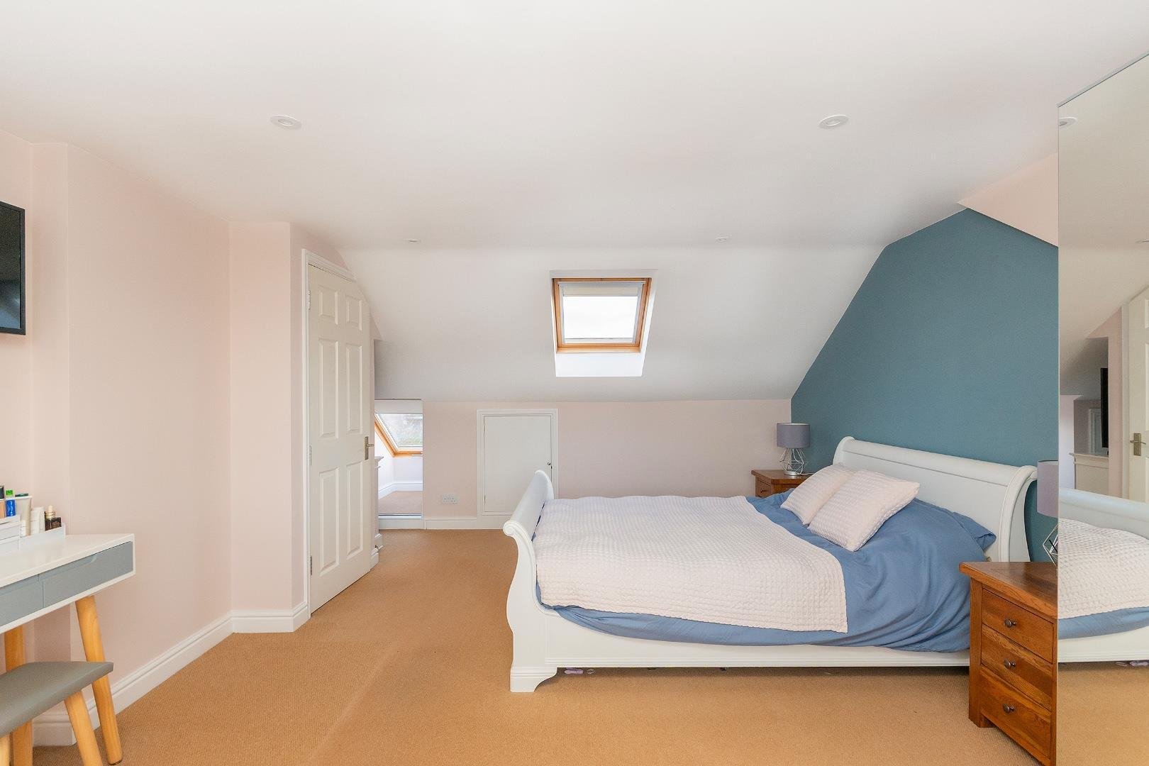 Bromley heath road downend 34356644 1 b2 h9 rdd bedroom i