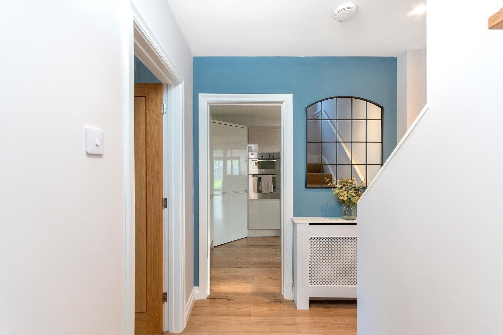Bromley heath road downend 34356644 1 b2 h9 rdd hallway a
