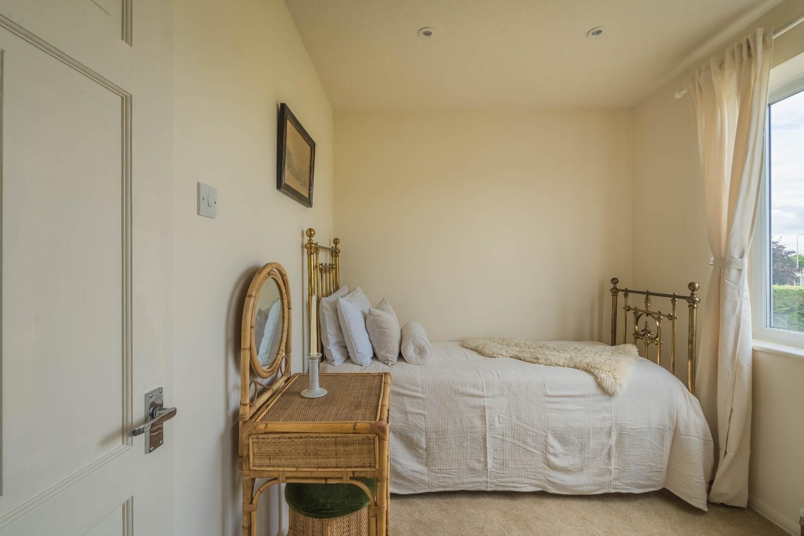 Bryant gardens clevedon 33219031 83brygar 2
