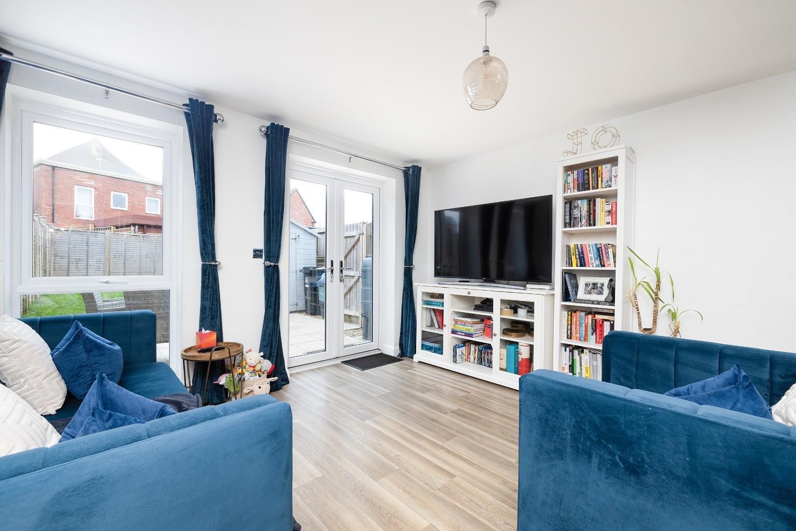 Casey close knowle 33625963 cd7 a0507