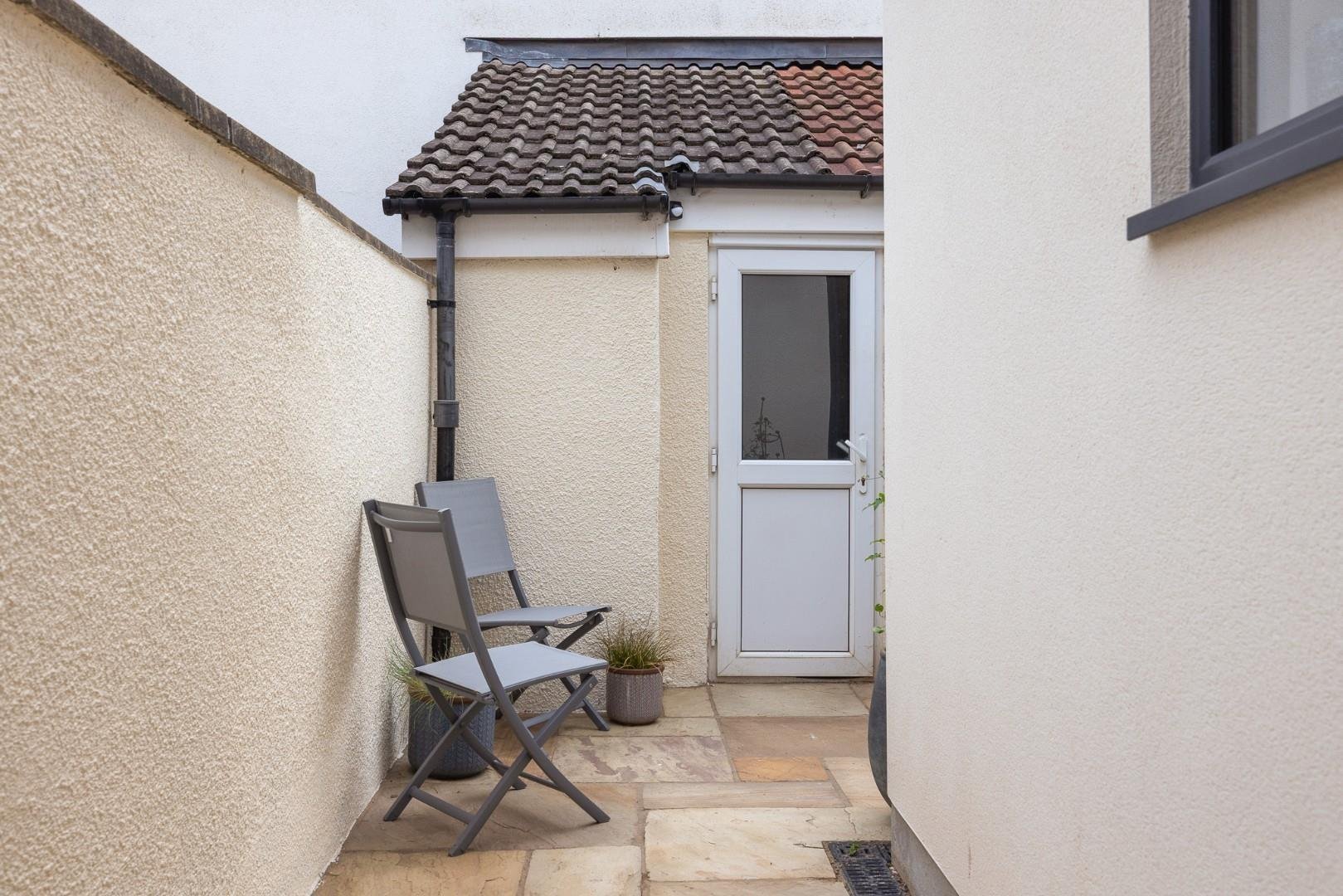 Chessel street bedminster 34799035 char7744