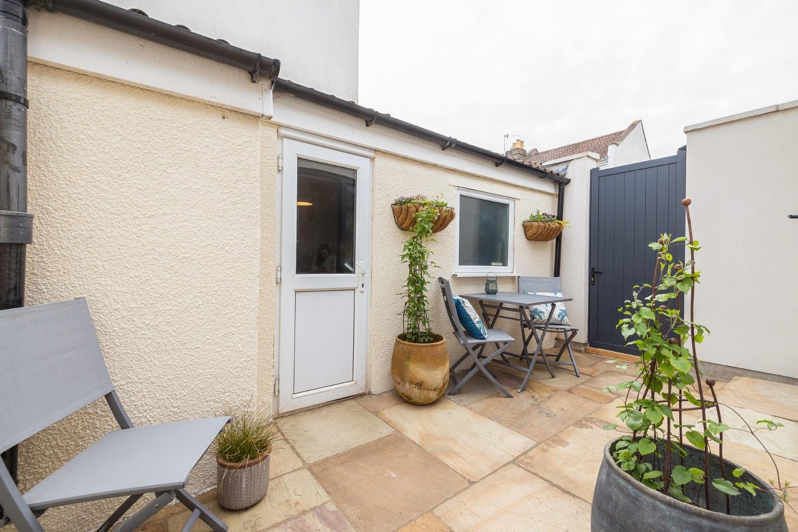 Chessel street bedminster 34799035 char7745