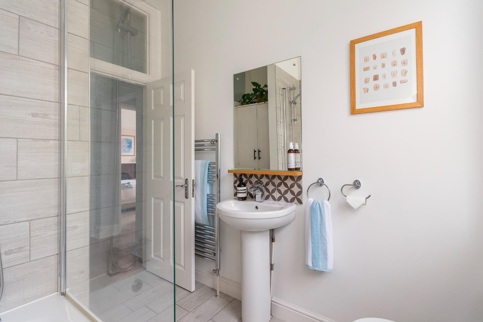Chesterfield road st andrews 33800593 f1 f0 f1 crsa bathroom a