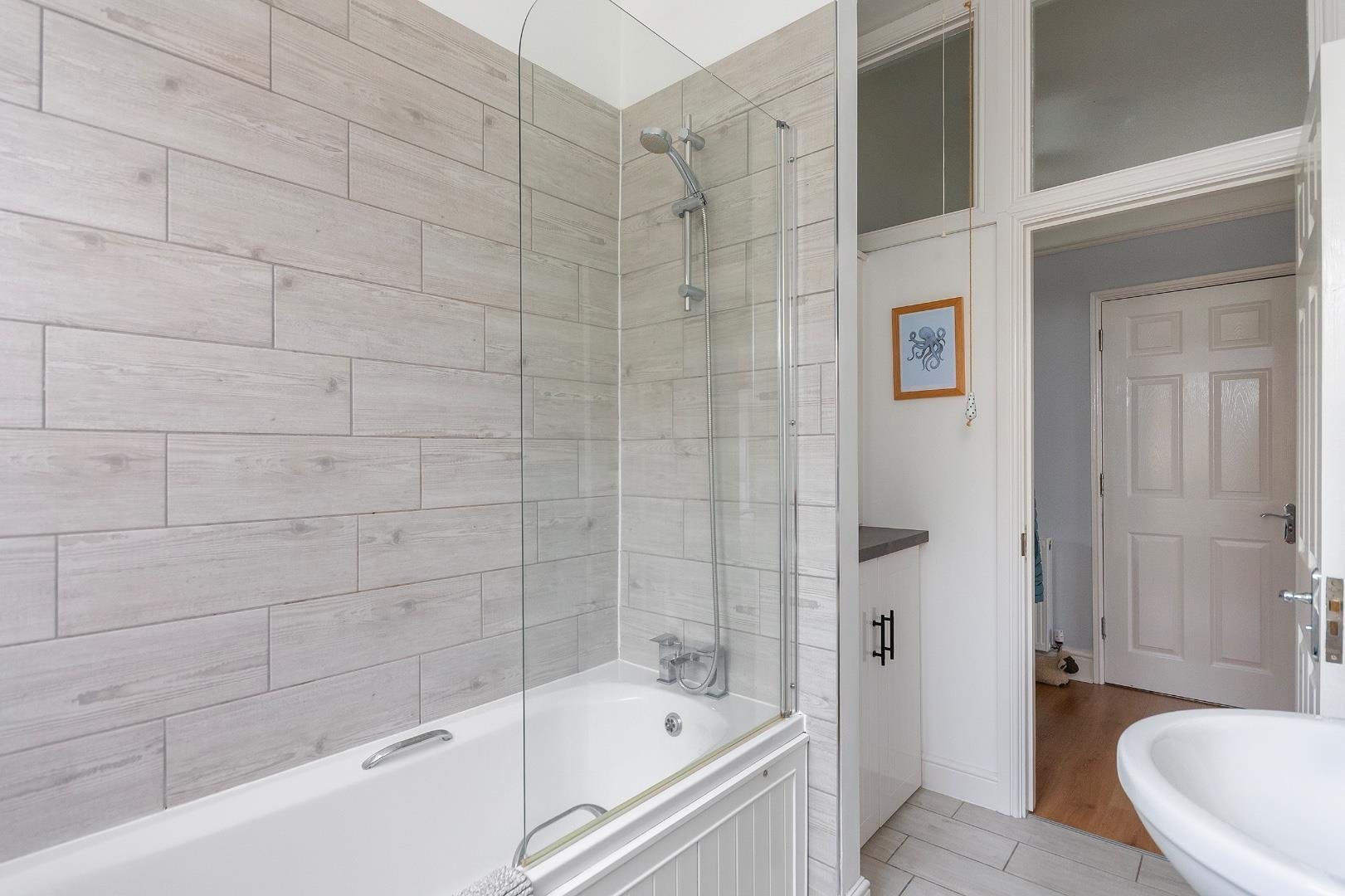 Chesterfield road st andrews 33800593 f1 f0 f1 crsa bathroom b