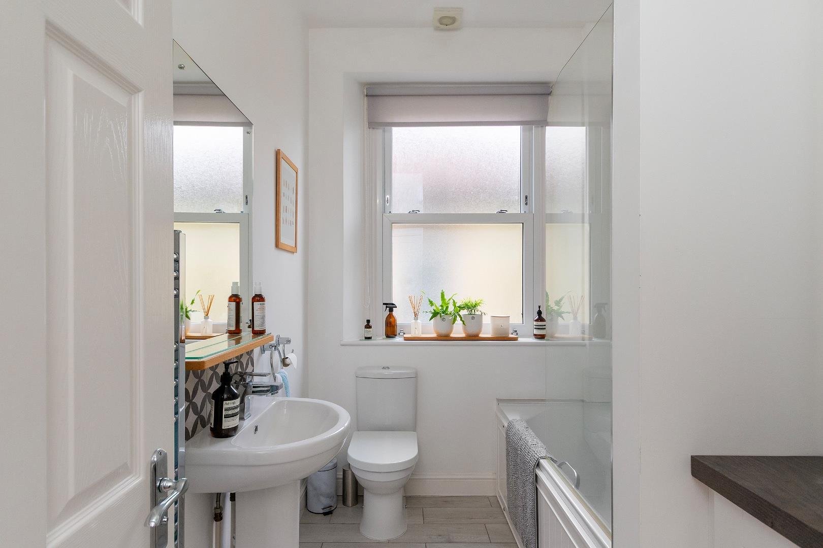 Chesterfield road st andrews 33800593 f1 f0 f1 crsa bathroom d
