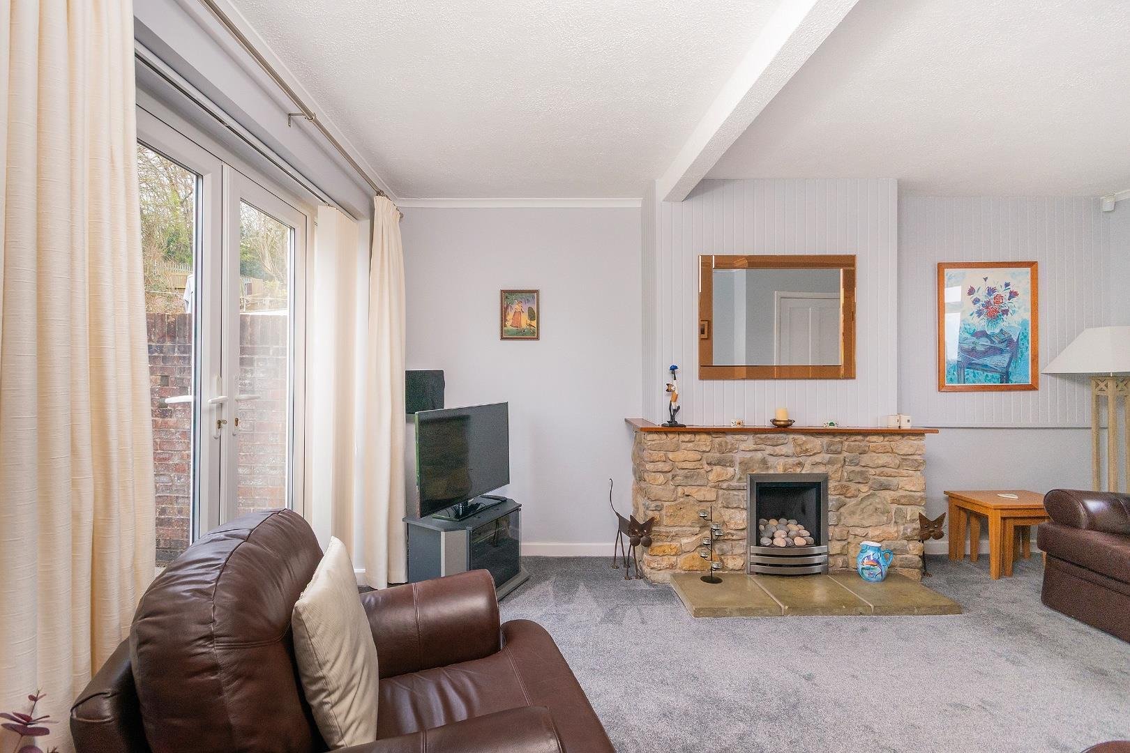 Clare road kingswood 34570987 3 c1 rkd living room e
