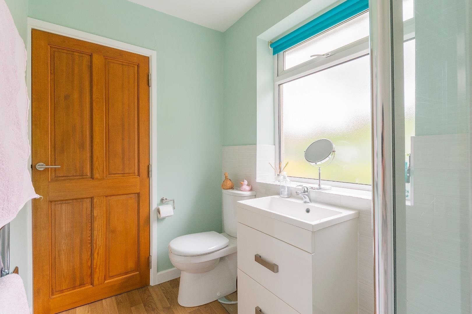 Clare road kingswood 34570987 3 c1 rkd shower room a