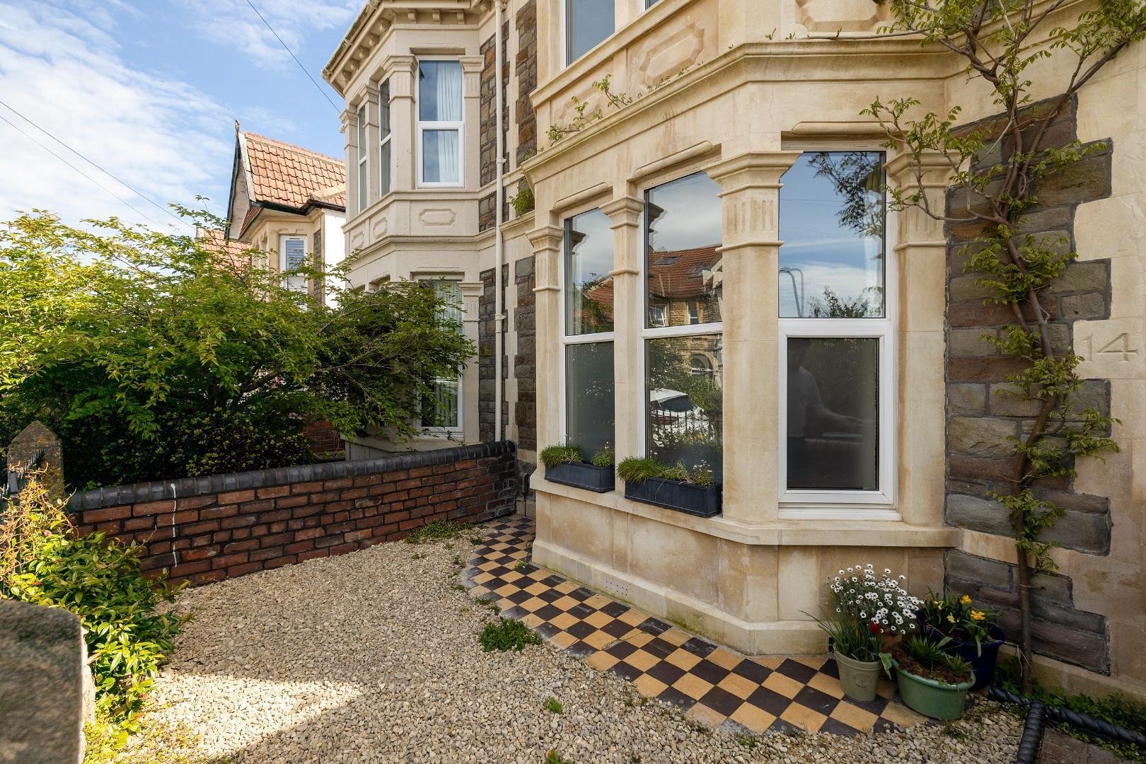Cleeve road knowle 33045031 cd7 a2566 hdr