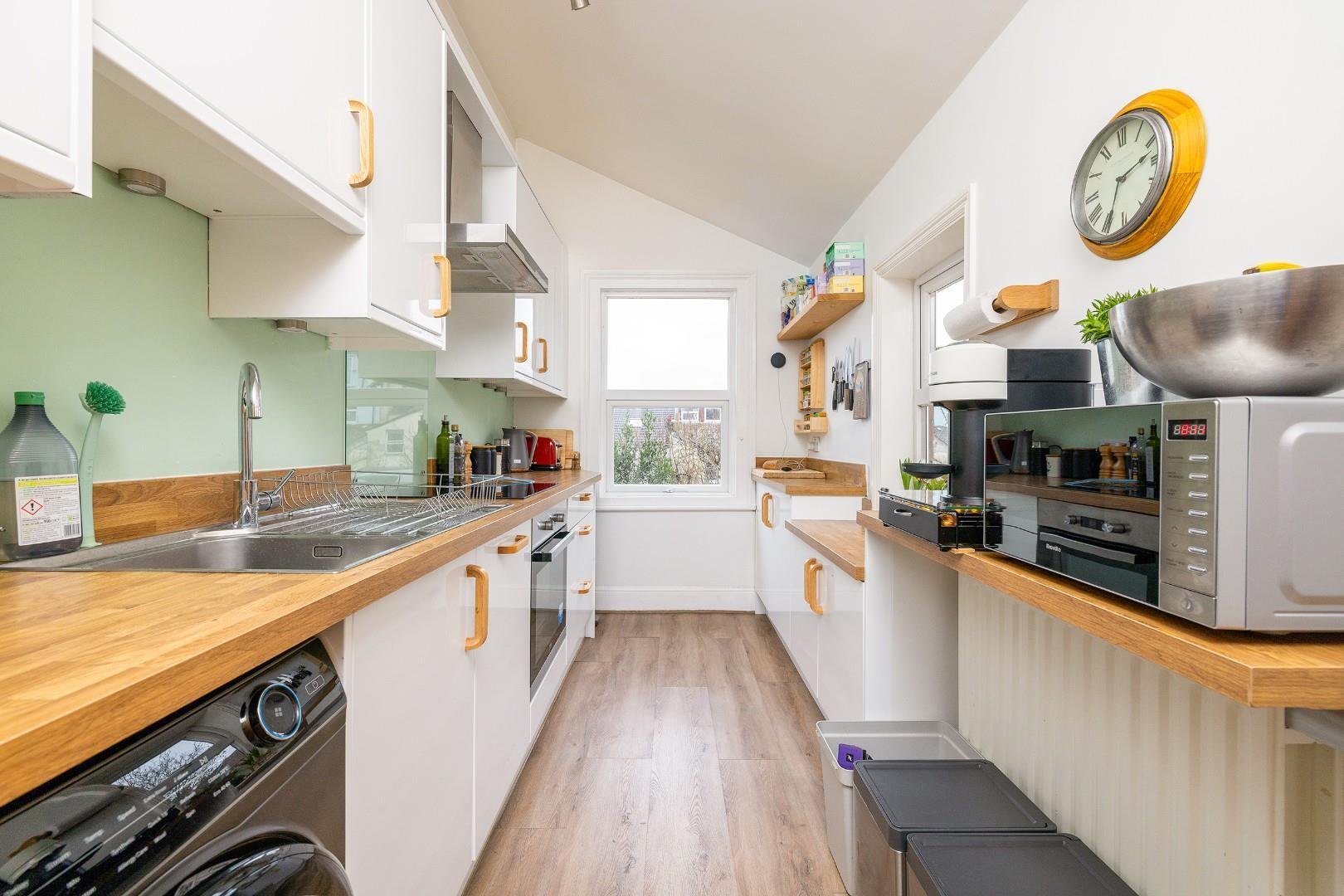 Cleeve road knowle 34696593 char5261 cn