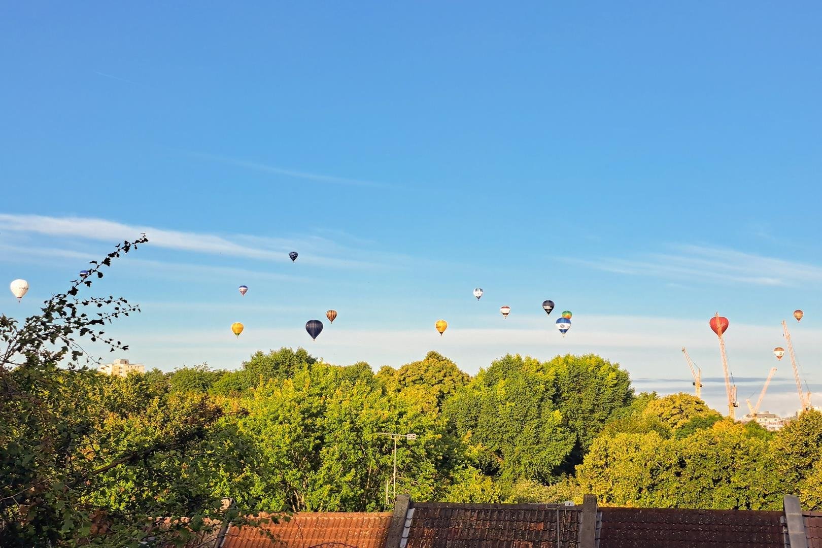 Clifton view totterdown 32565128 weivnotfilc60 balloons a