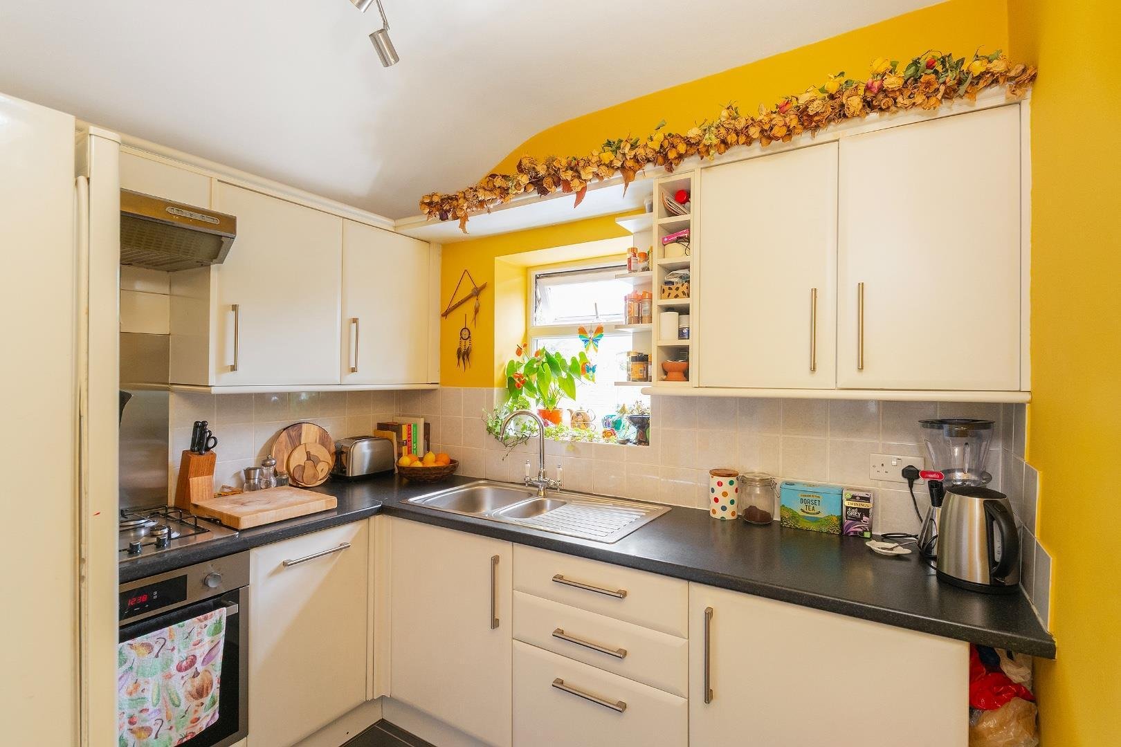Fox road easton 34741661 7 f0 bren kitchen c