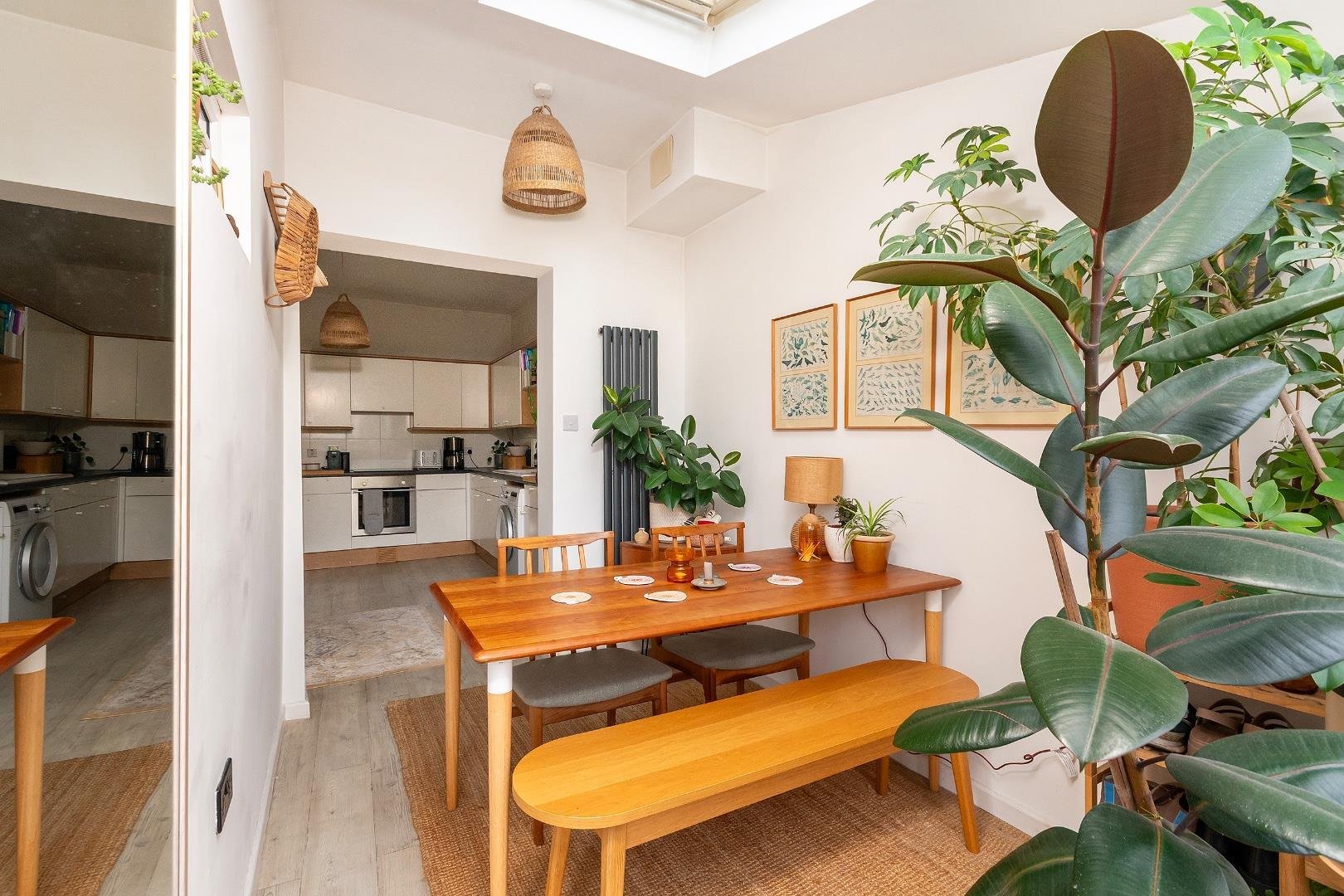Freemantle road eastville 34756837 g4 f4 frev dining area c
