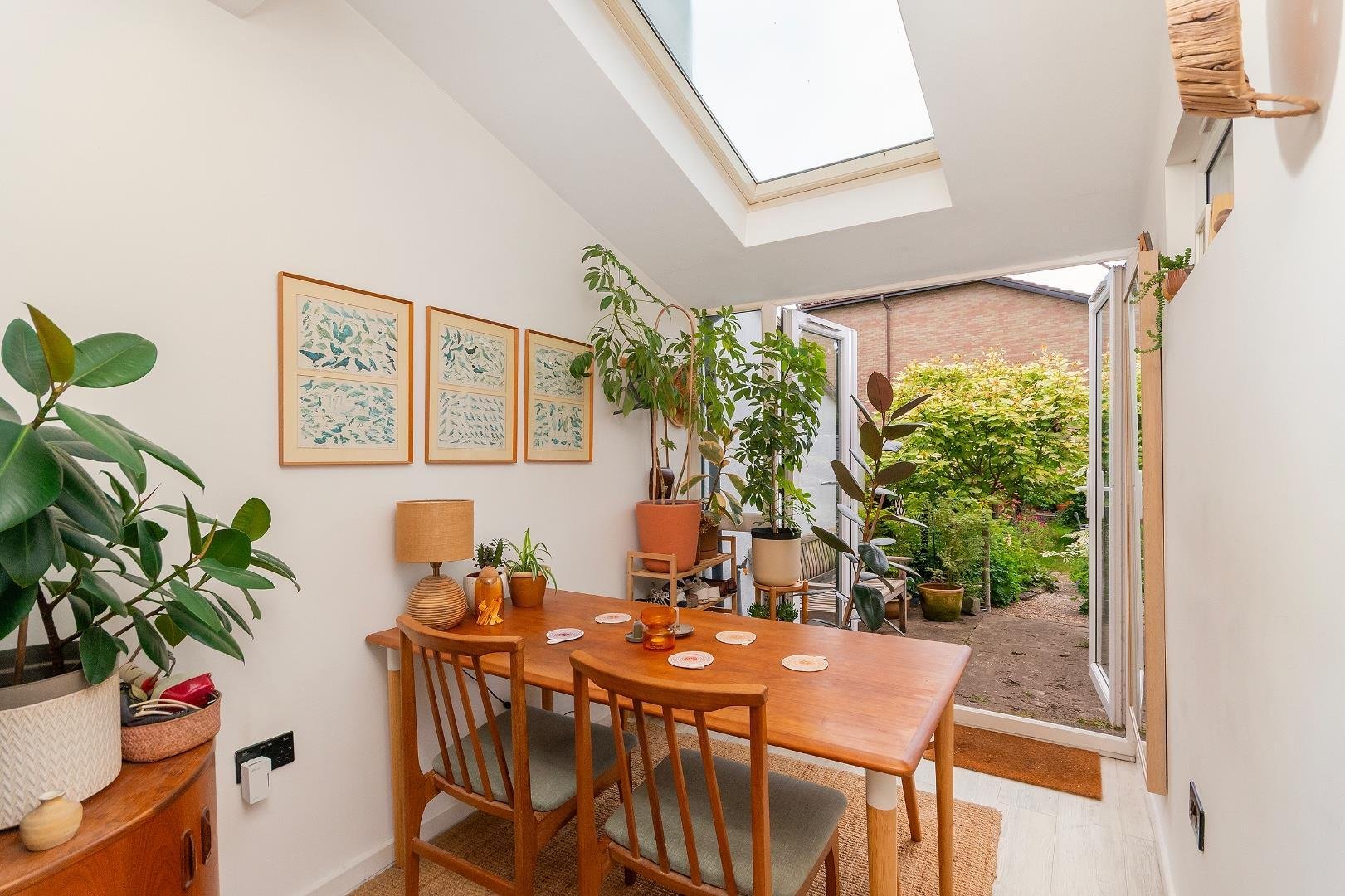 Freemantle road eastville 34756837 g4 f4 frev dining area d