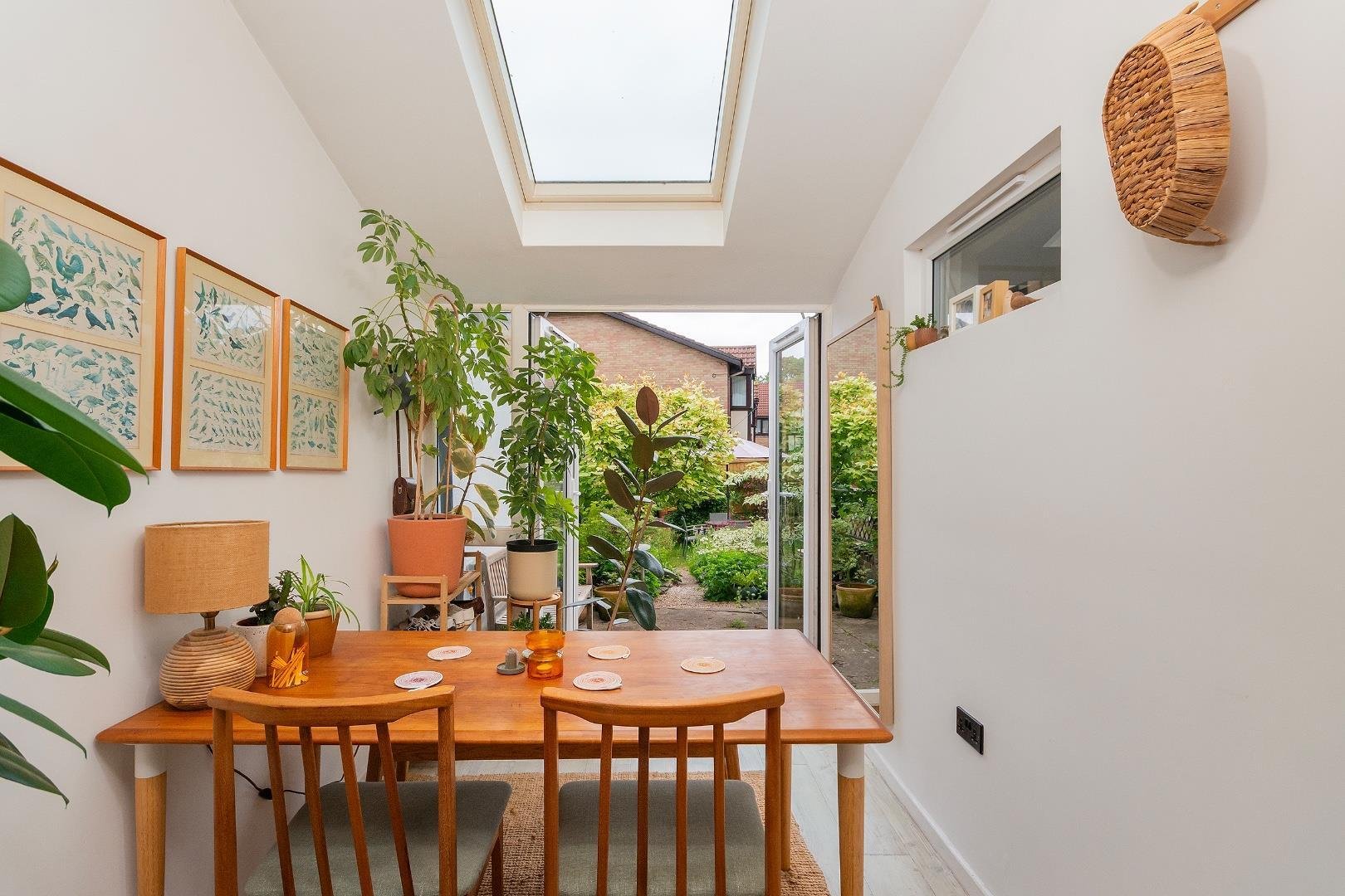 Freemantle road eastville 34756837 g4 f4 frev dining area e