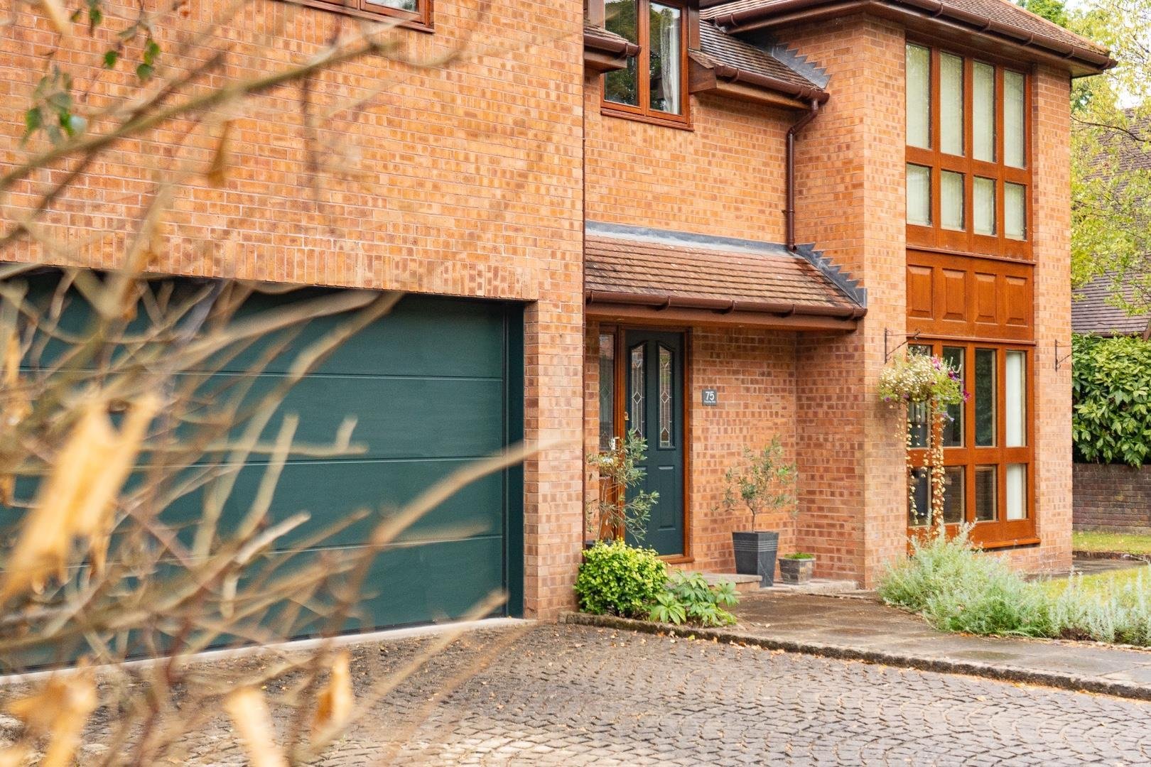 Frenchay close downend 34924690 olh08254