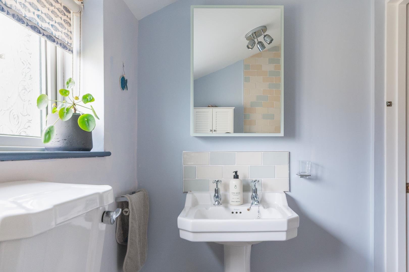 Glena avenue knowle 34157022 2 g2 ake bathroom a