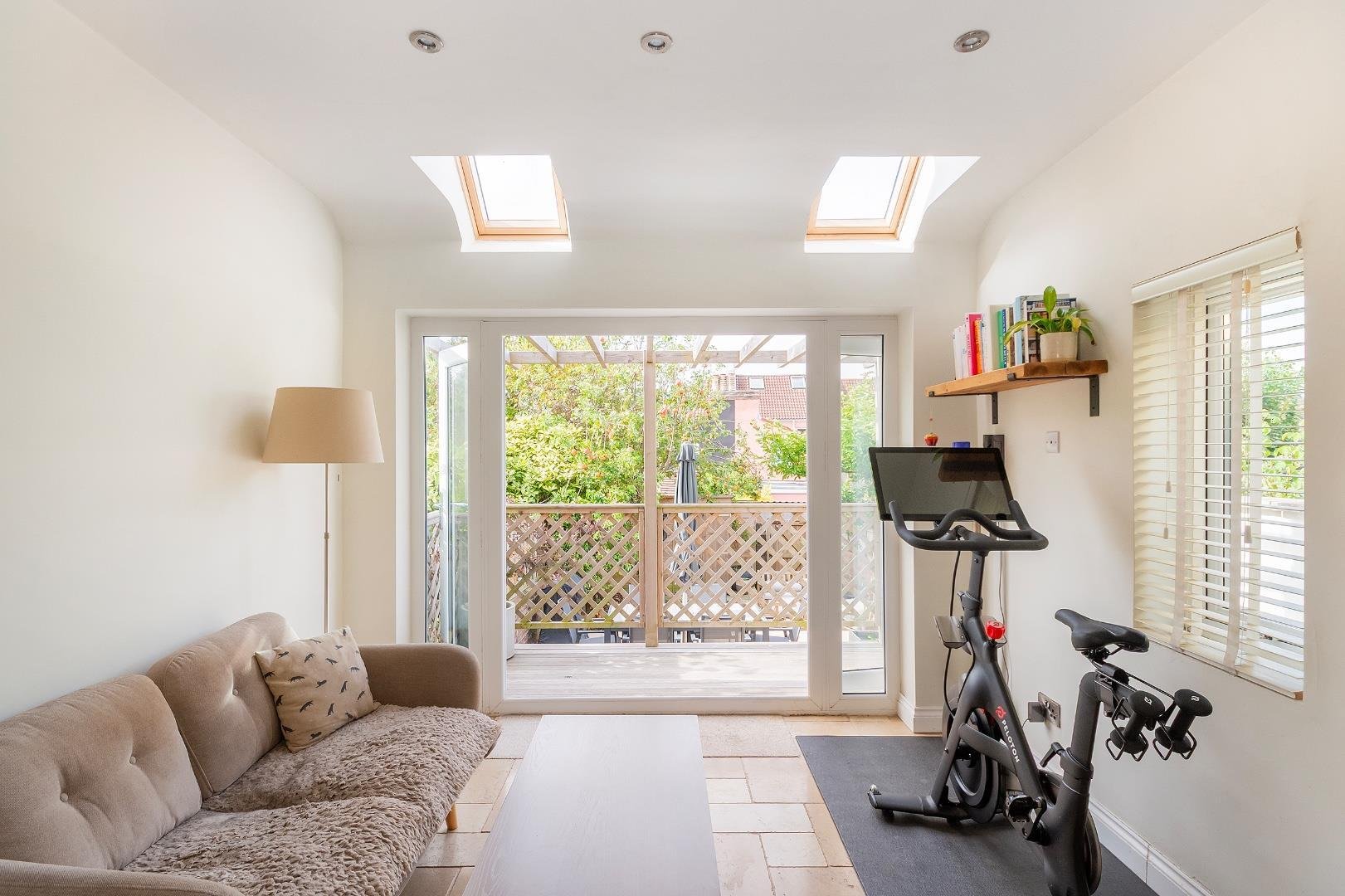 Glena avenue knowle 34157022 2 g2 ake kitchen b