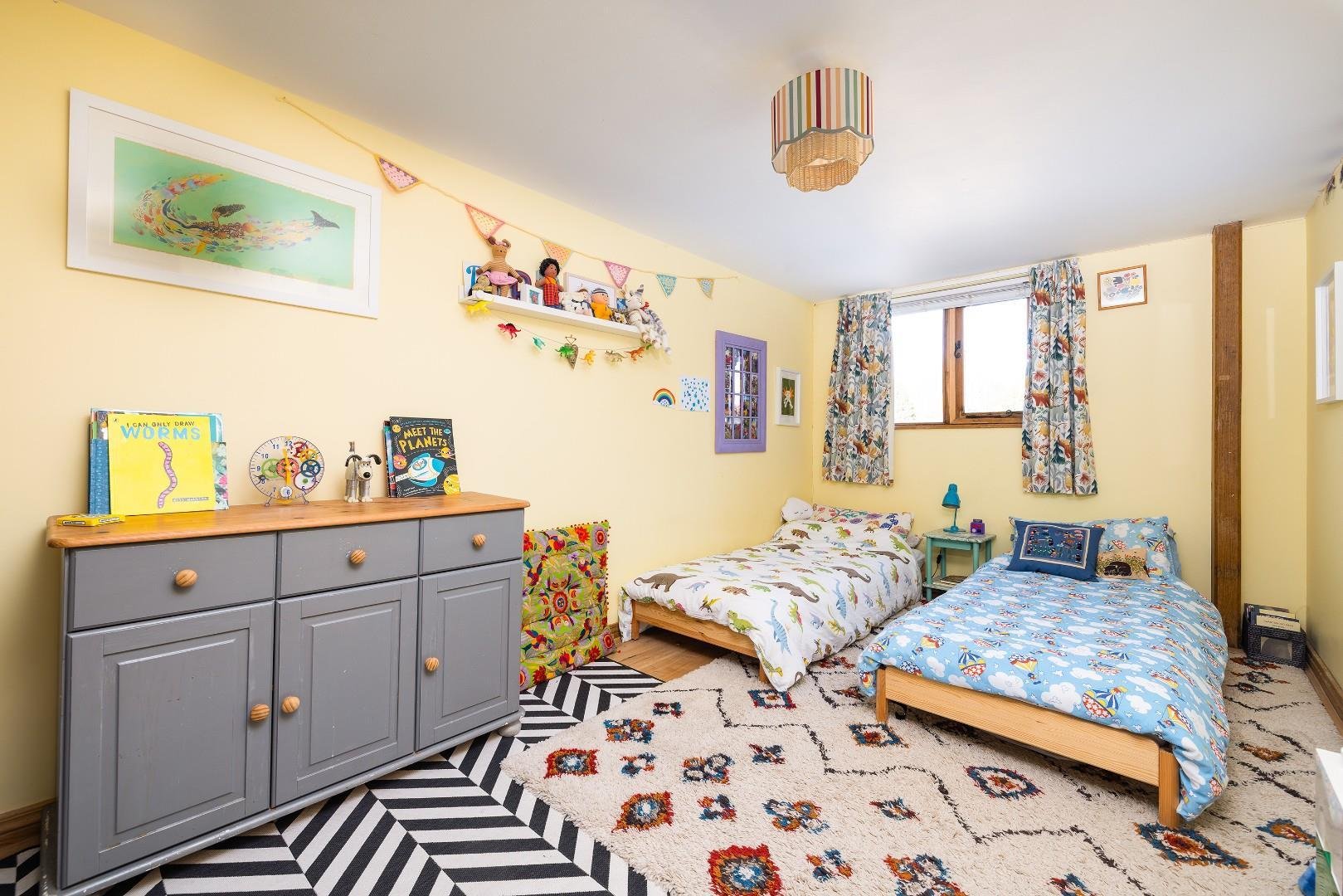 Green oak crescent greenbank 34586569 char5571