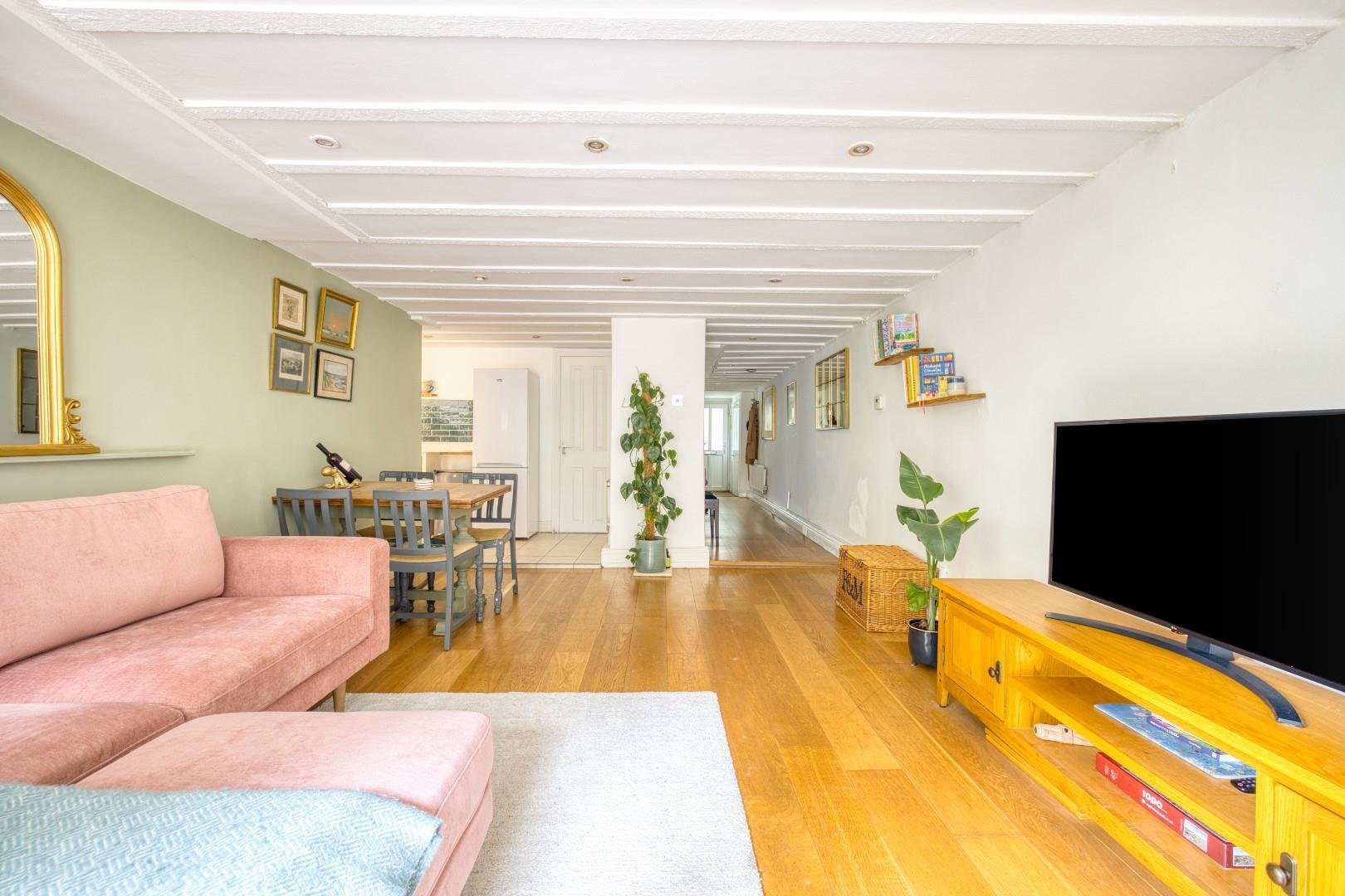 Hampton road redland 33991918 cd7 a8769 hdr