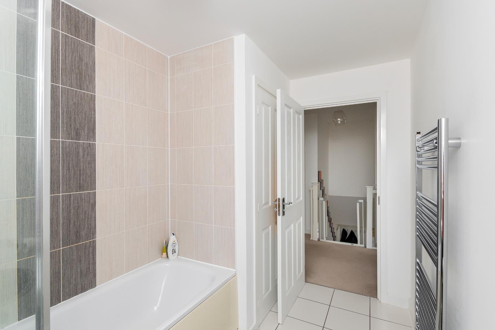 Henry shute road stoke gifford 33060866 2 hsr8 sg bathroom a