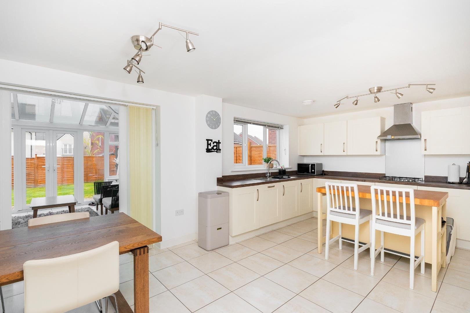 Henry shute road stoke gifford 33060866 2 hsr8 sg kitchen diner a