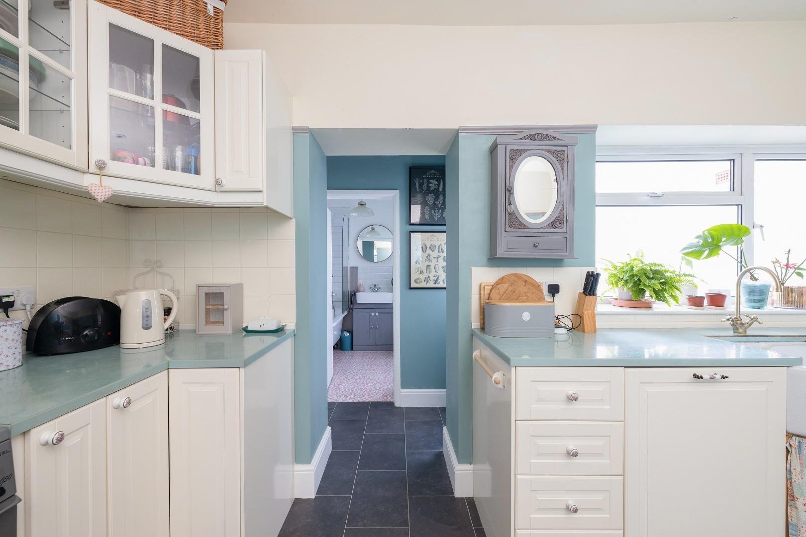 Henry street totterdown 32993179 cd7 a6868