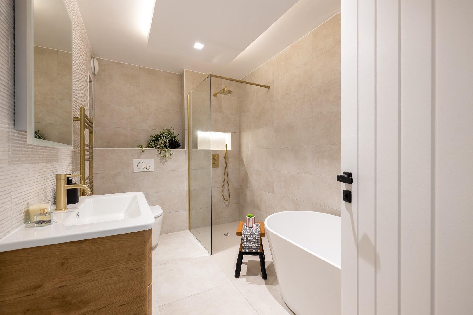 Henry street totterdown 33900841 cd7 a7351