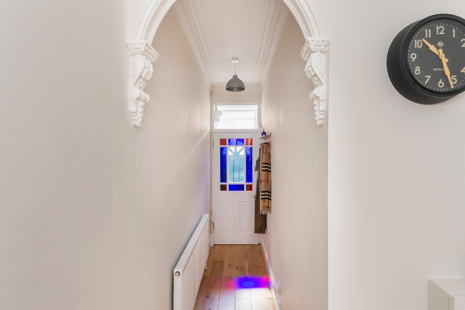 Hill avenue victoria park 33831820 7 h7 avp hallway c