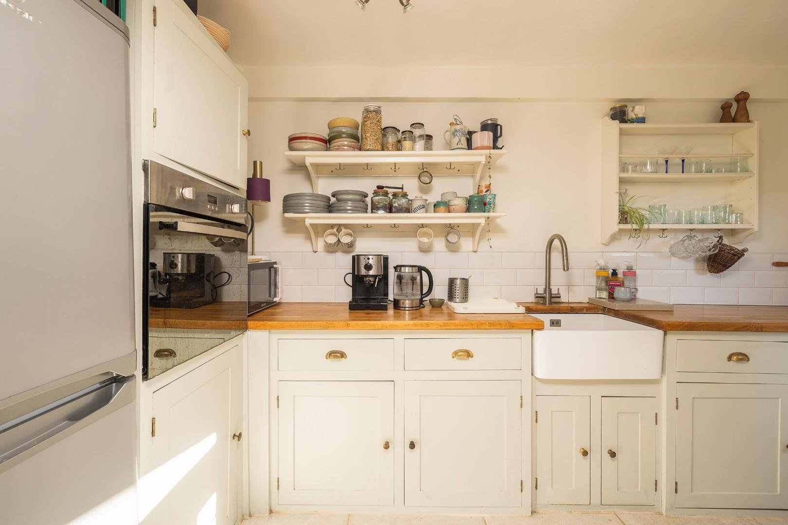 Kennard road kingswood 34595620 char8662