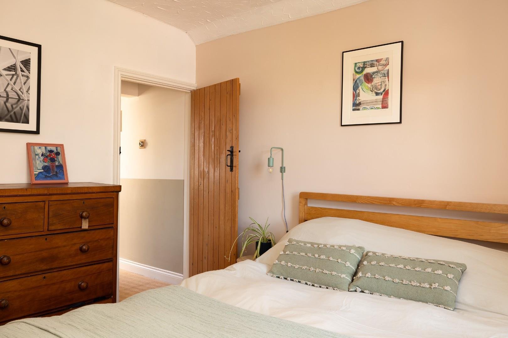 Kennard road kingswood 34595620 char8692