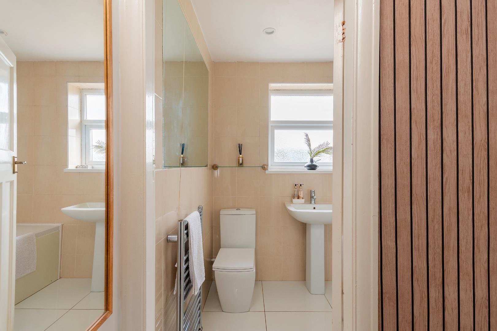 Kings head lane bedminster down 34794103 1 k8 h3 lbd bathroom c
