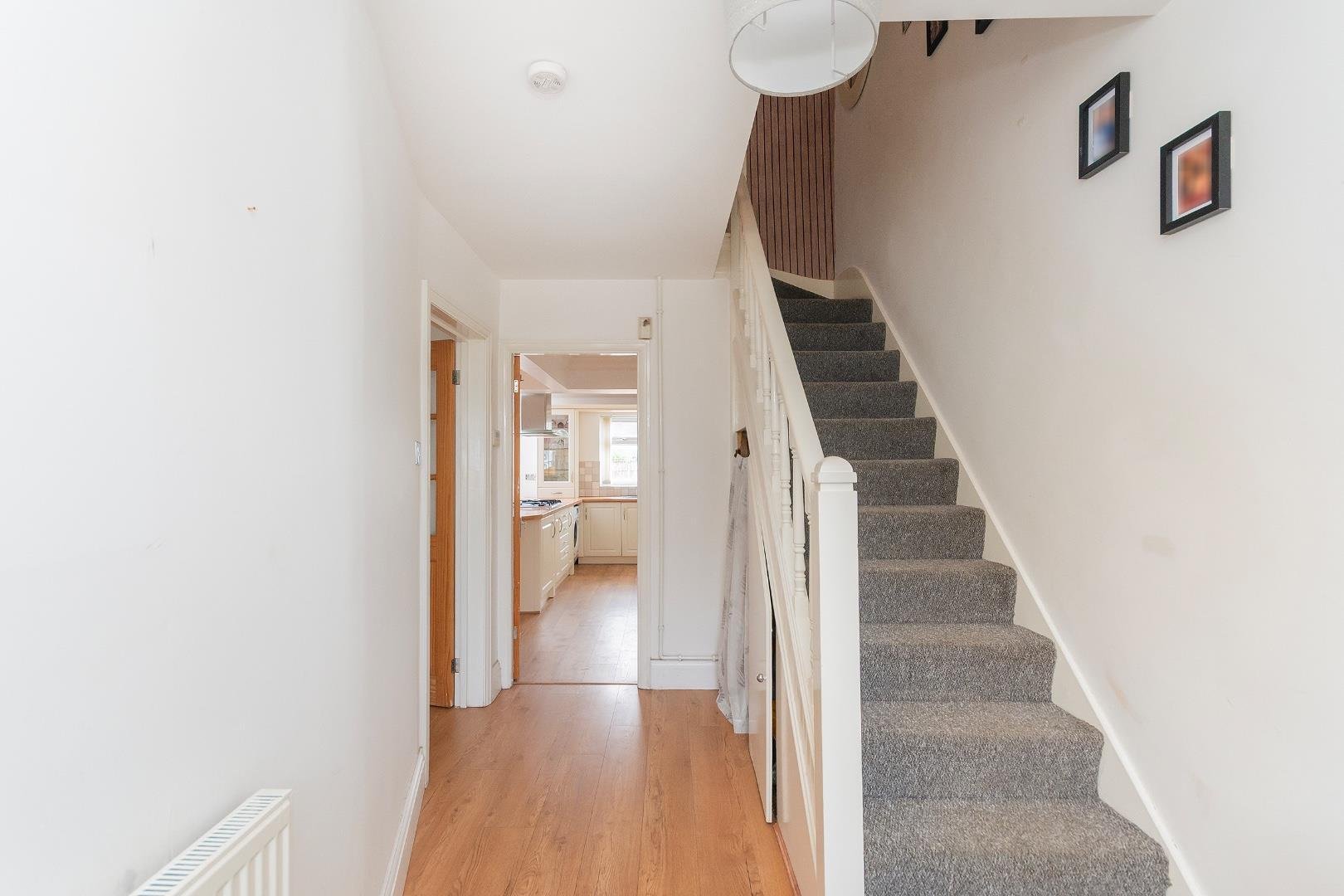 Kings head lane bedminster down 34794103 1 k8 h3 lbd hallway a