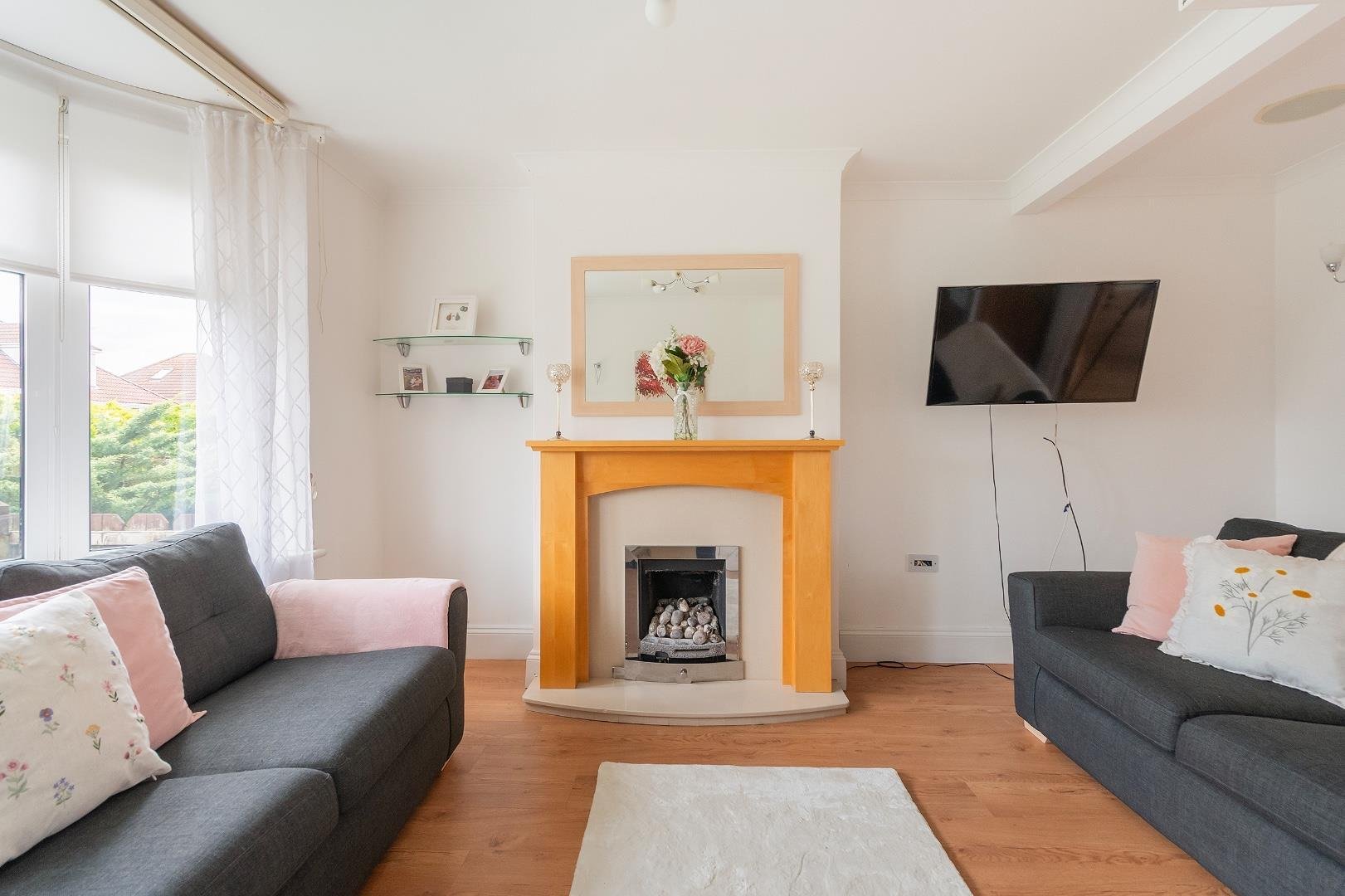 Kings head lane bedminster down 34794103 1 k8 h3 lbd living room a