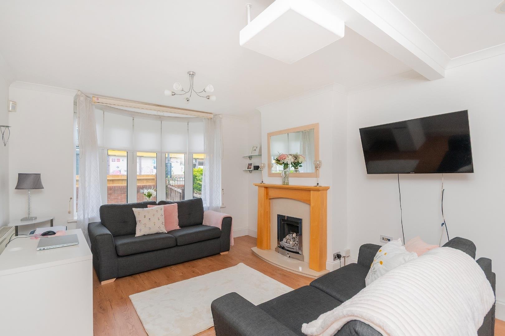 Kings head lane bedminster down 34794103 1 k8 h3 lbd living room b