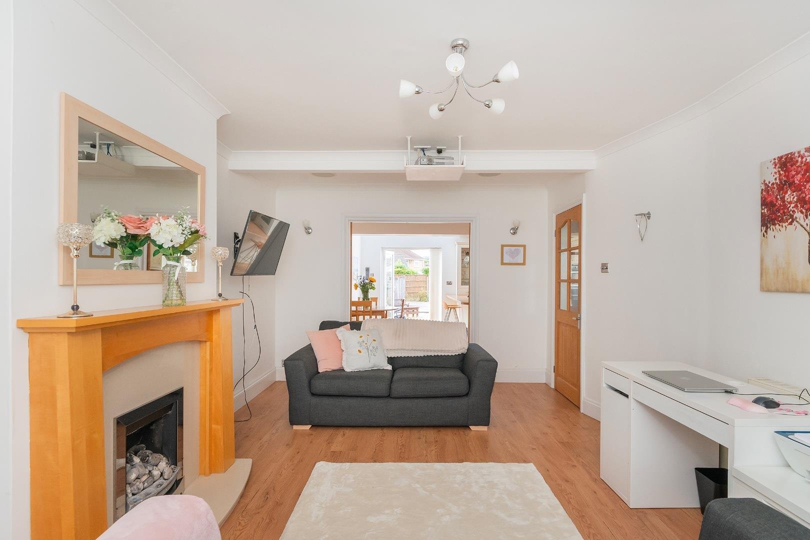 Kings head lane bedminster down 34794103 1 k8 h3 lbd living room e