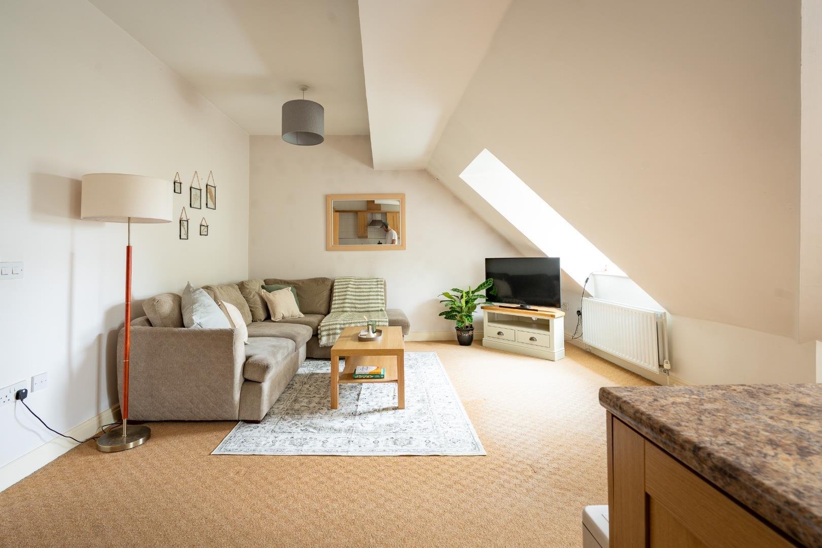 Kingswood heights kingswood 34911163 olh07420 hdr