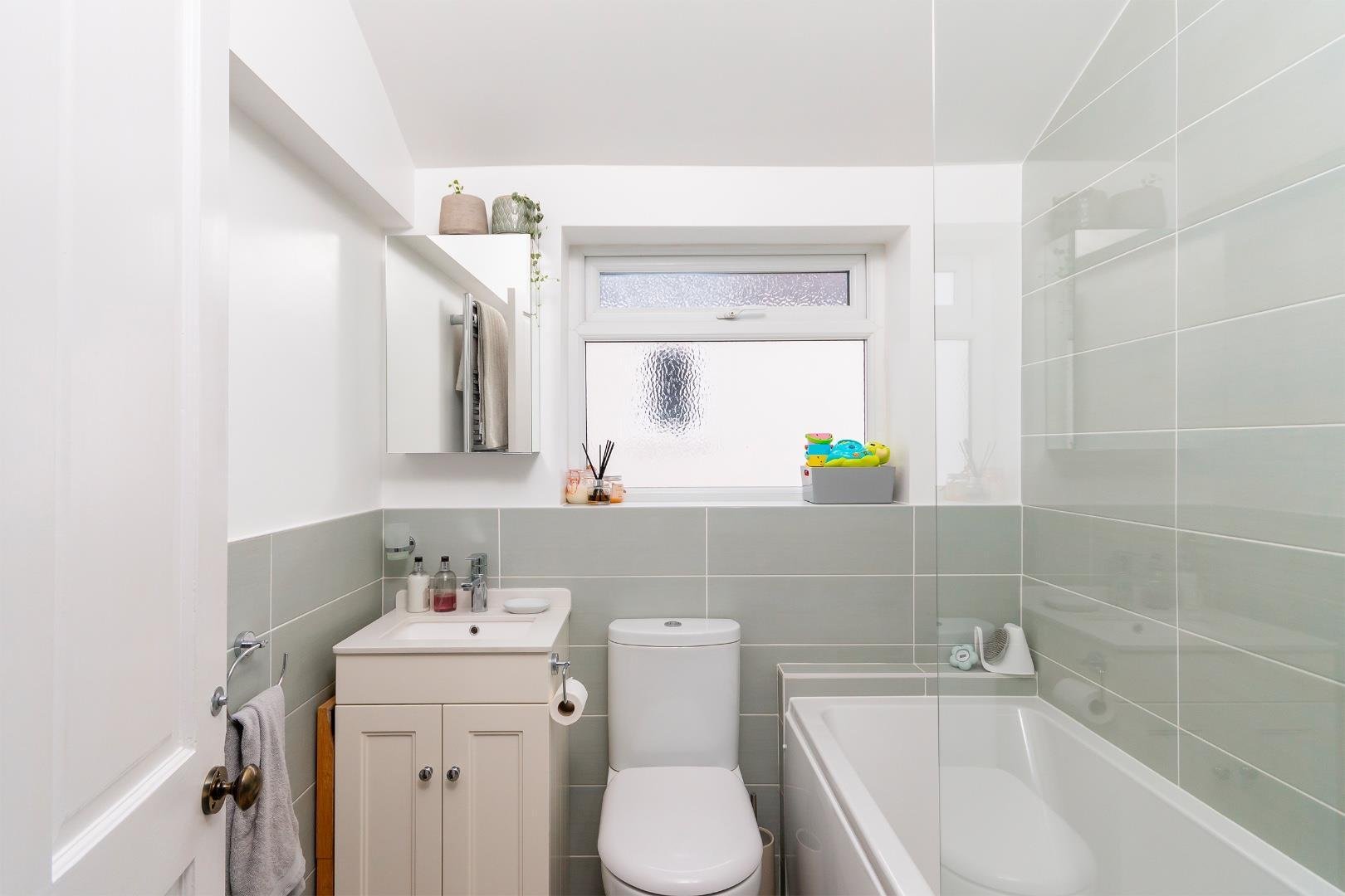 Lime road southville 32954200 lr7 se bathroom c