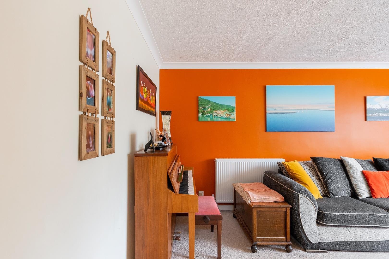 Long acres close coombe dingle 34488381 1 l7 accd living room e