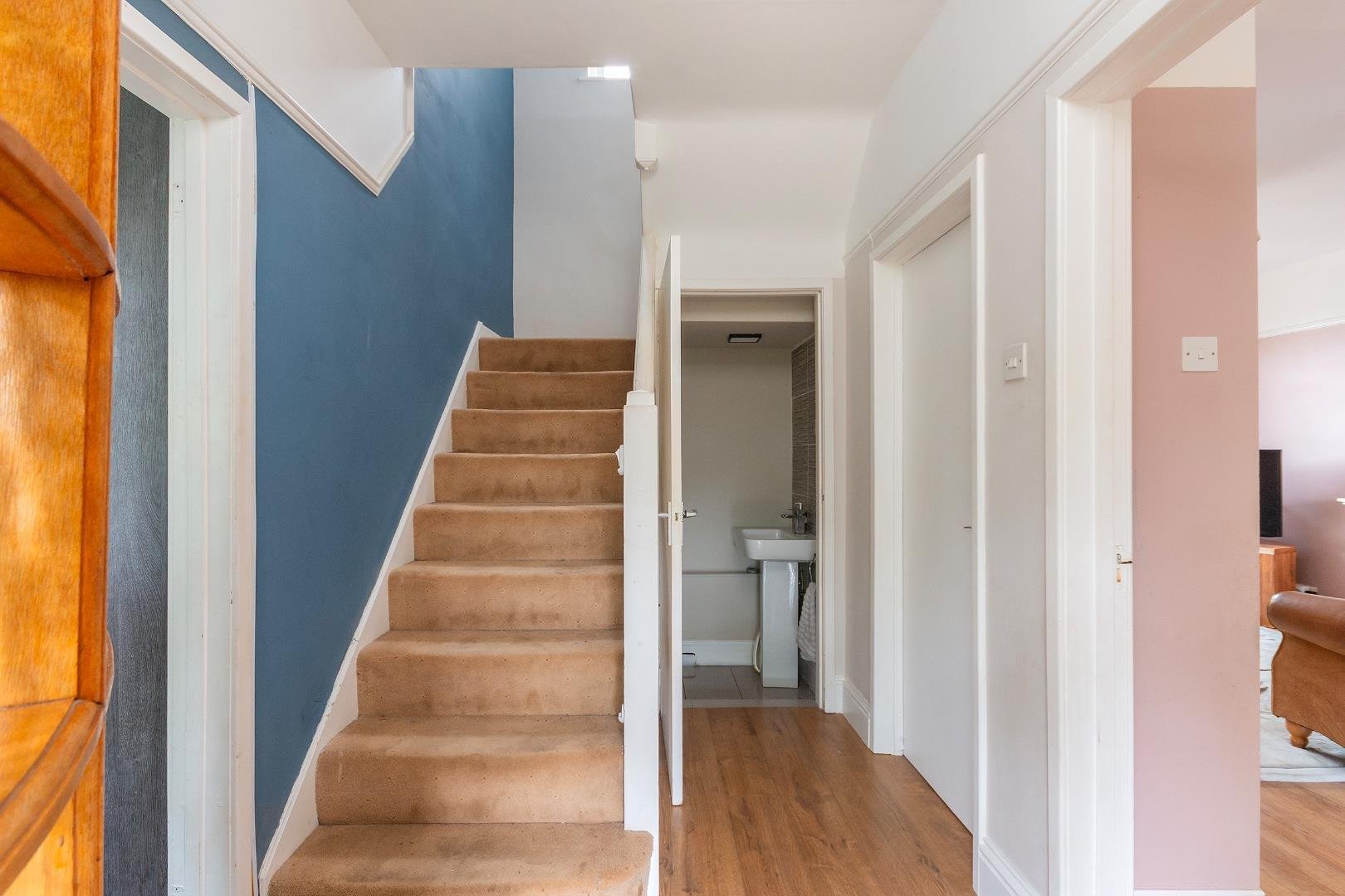 Mangotsfield road mangotsfield 34690039 1 m7 rmd hallway b