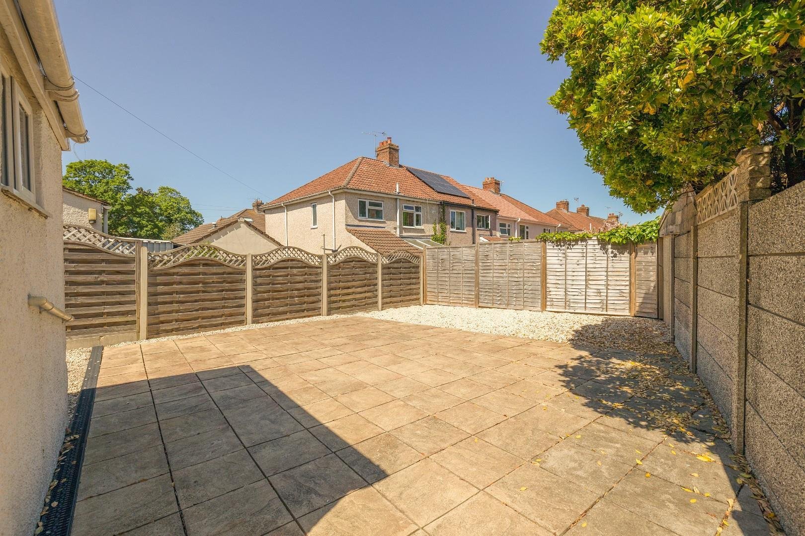 Manor road fishponds 33929536 00007 cd7 a9732