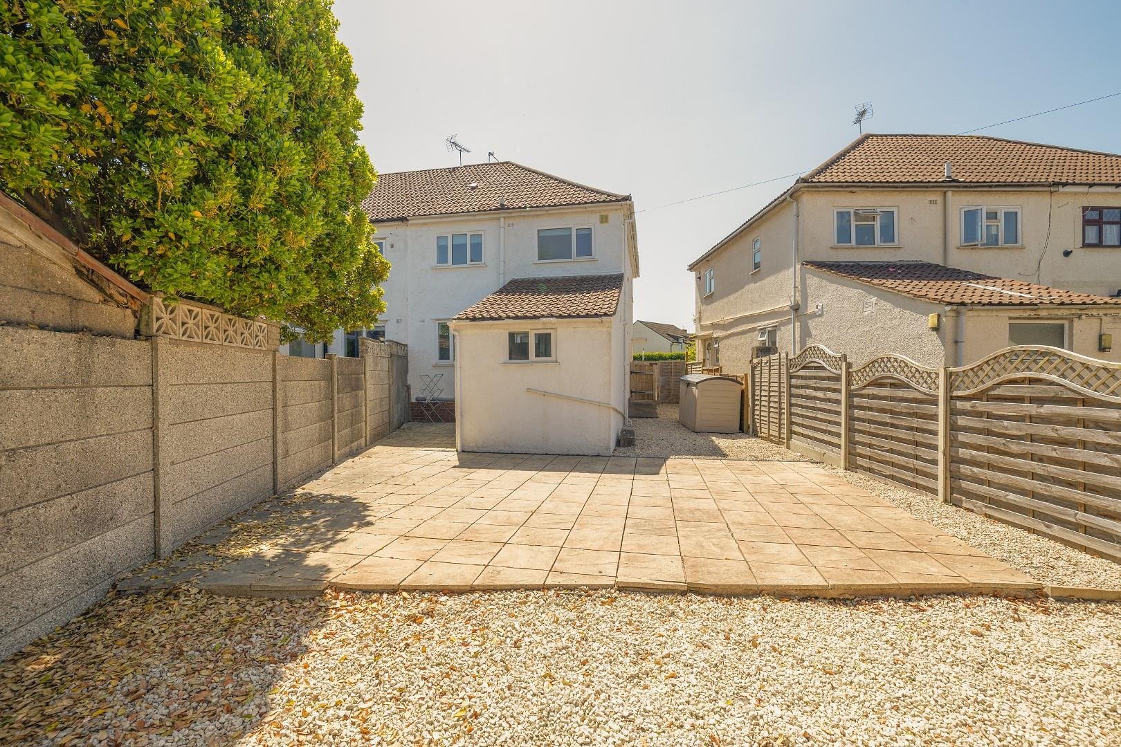Manor road fishponds 33929536 00008 cd7 a9733